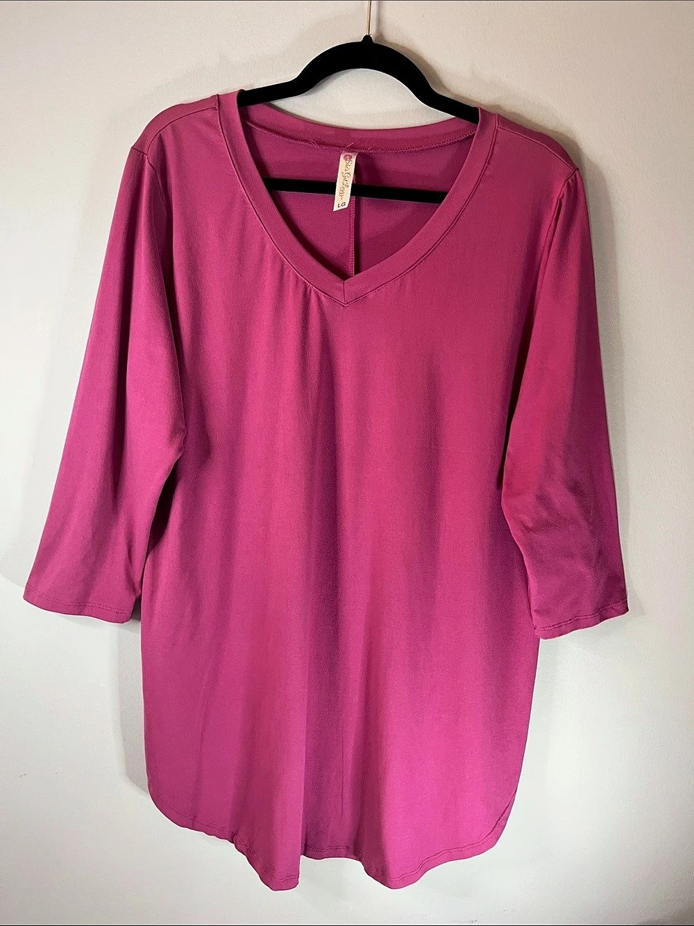 She's Got Leggz Women's V-Neck 3/4 Sleeve Tunic Pink Large New without tags